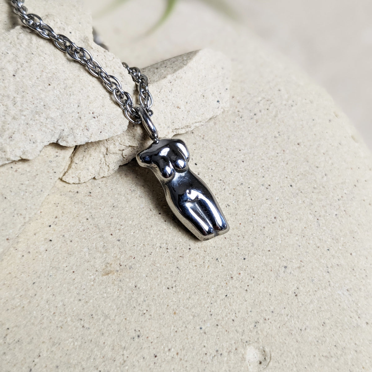 Body Form Pendant